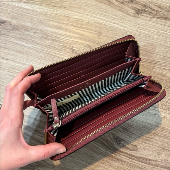 Kate Spade wallet - Picture 4 of 4